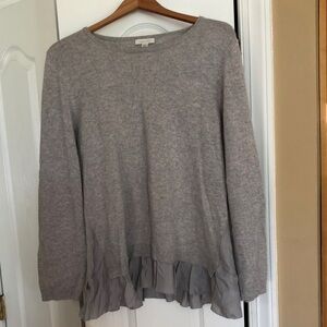 Gray cashmere sweater with Ruffle Hem